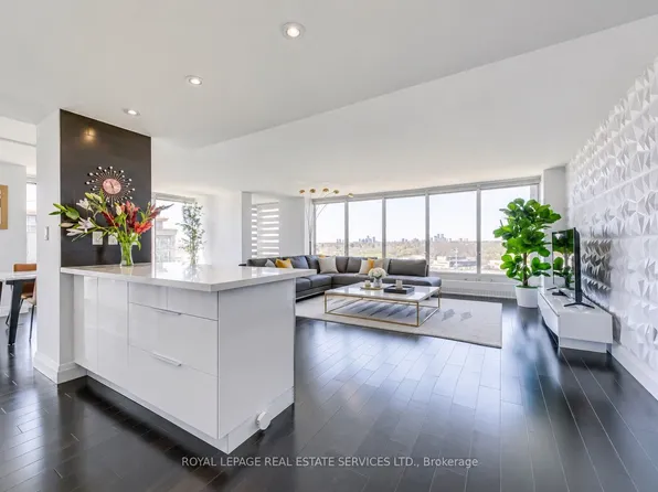 2045 Lake Shore Blvd W #1607, Toronto, ON M8V 2Z6