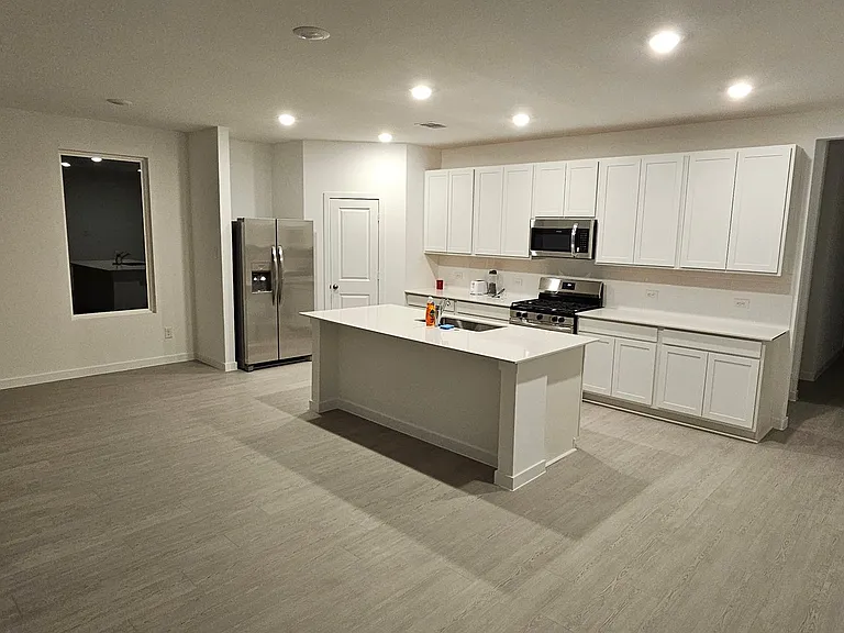 21518 Springhill Grove Ln — Photo 4