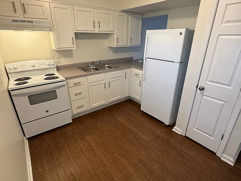 Creekstone Village — Photo 8