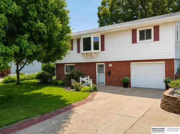 12129 N St, Omaha, NE 68137