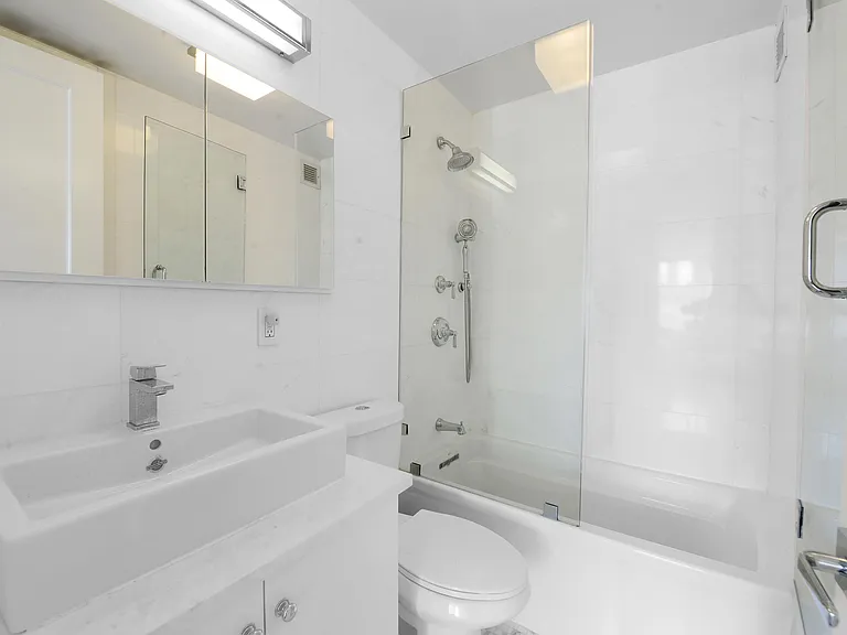 220 E 65th St #14D — Photo 5