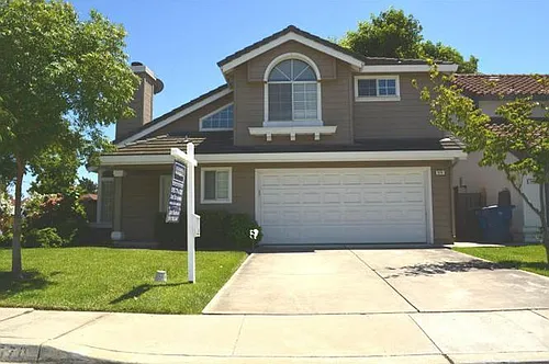 570 Altamont Dr Photo 1
