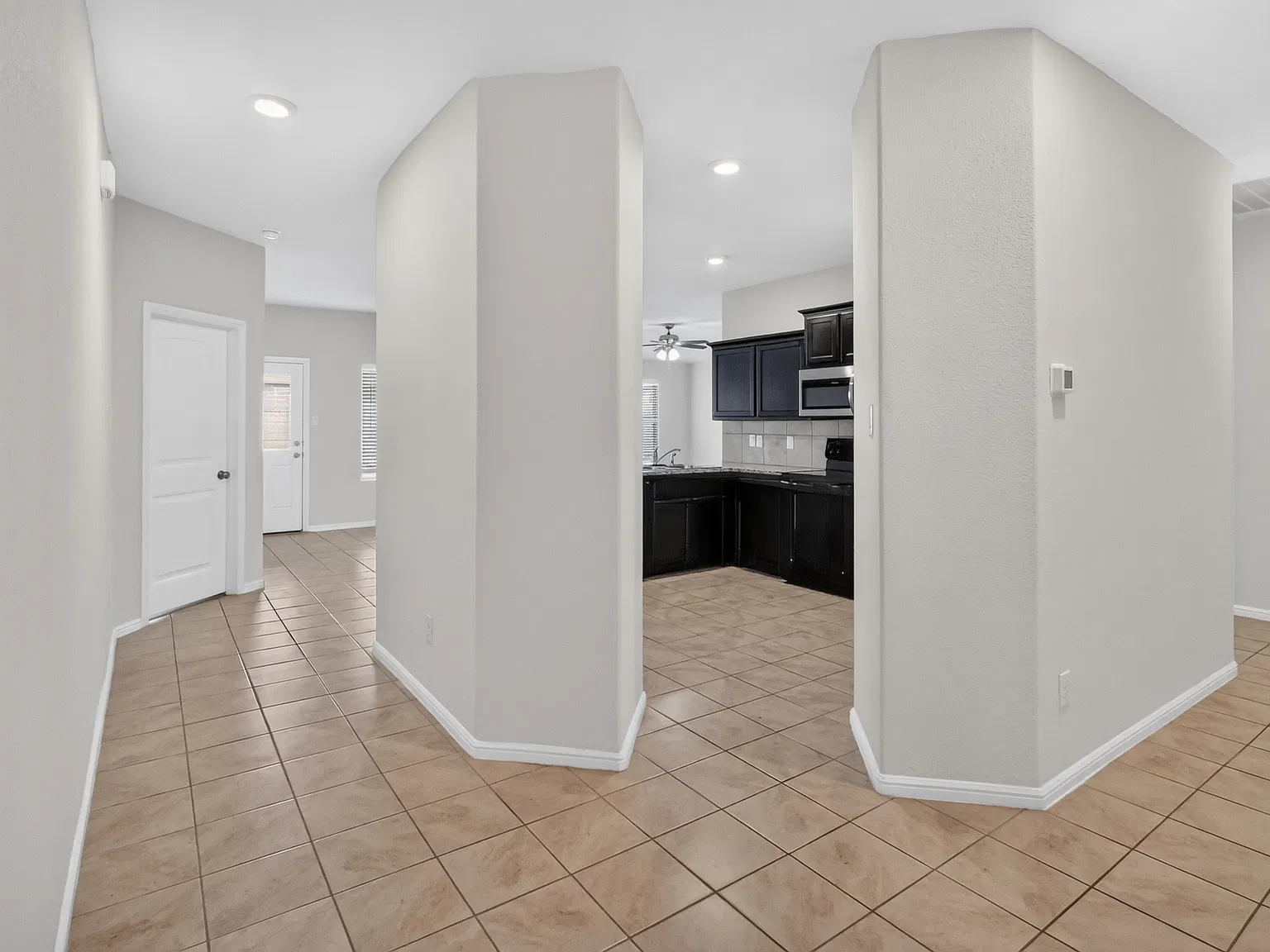4 bed, 1802 sqft, $2,400 — Photo 2