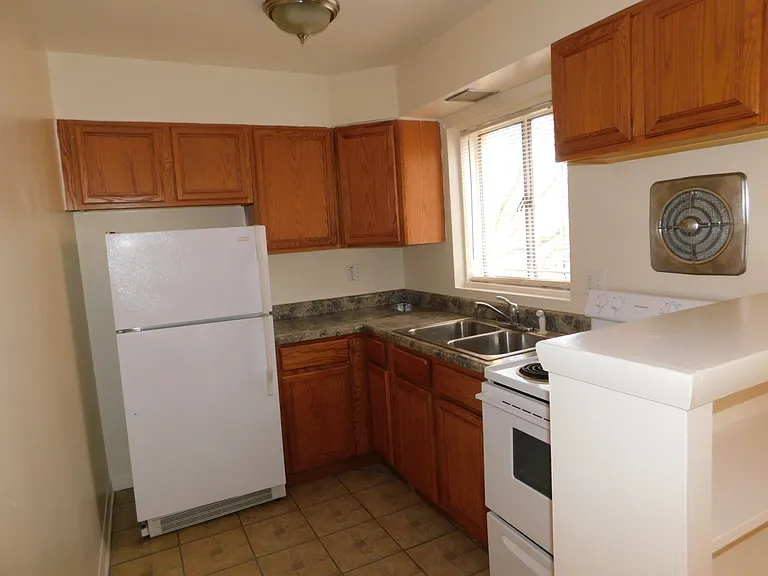 2306 Central — Photo 7
