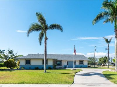 4163 Country Club Blvd, Cape Coral, FL, 33904