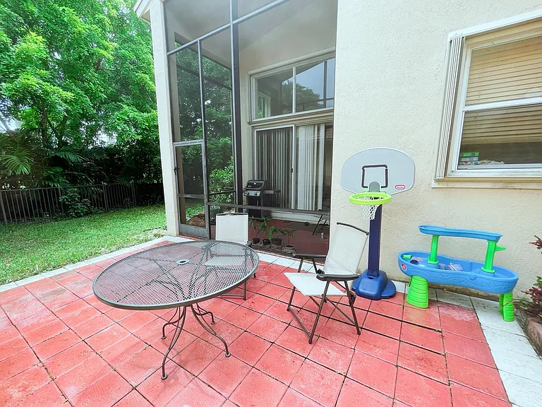 5897 NW 120th Ter — Photo 9