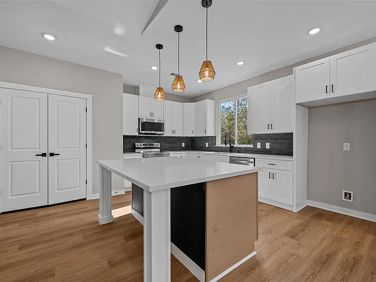 28407 Champion Oaks Dr — Photo 14