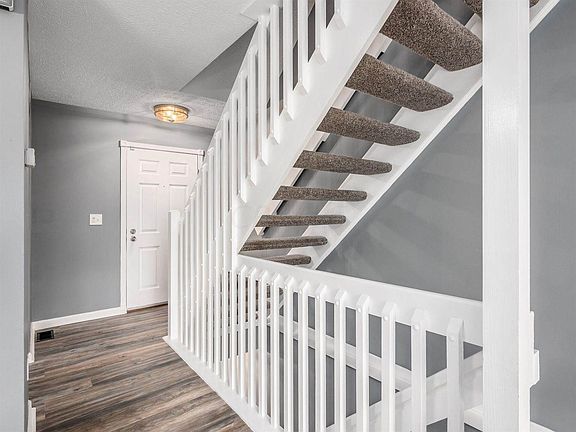 3rd image of 1654 Blackhorse Ln #171A