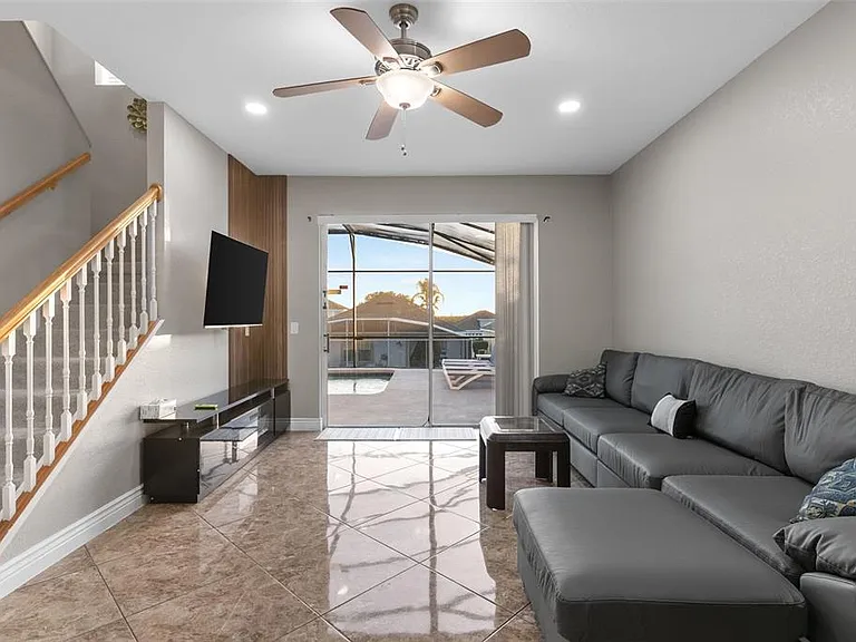 215 Gleneagles Dr — Photo 6