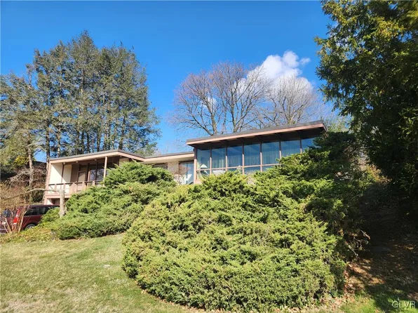 3033 Parkway Blvd, Allentown, PA 18104