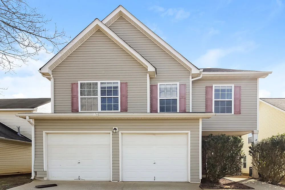 3 bed, 2.5 bath, 2284 sqft, $2,700 — Photo 1