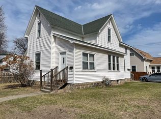 2004 Kane St, La Crosse, WI 54603