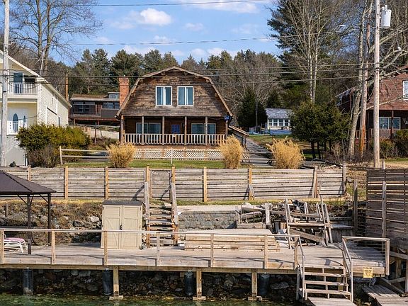 3rd image of 407 Lakeview Road