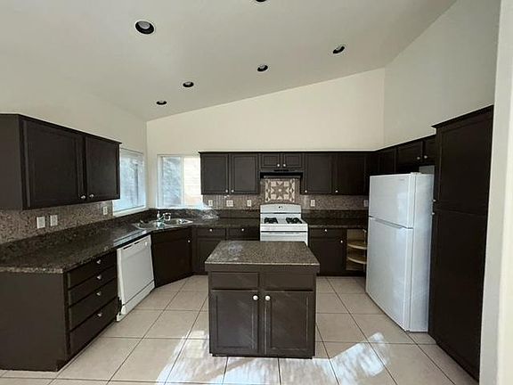 4th image of 3551 Eureka Coast Way