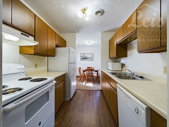 2nd image of 530 Stonecastle Ct #1