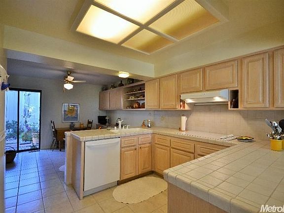 5th image of 8816 Bluff Ln