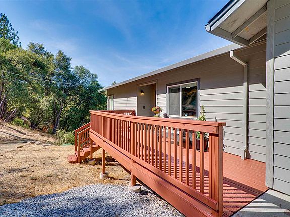 5th image of 21158 Crestview Dr