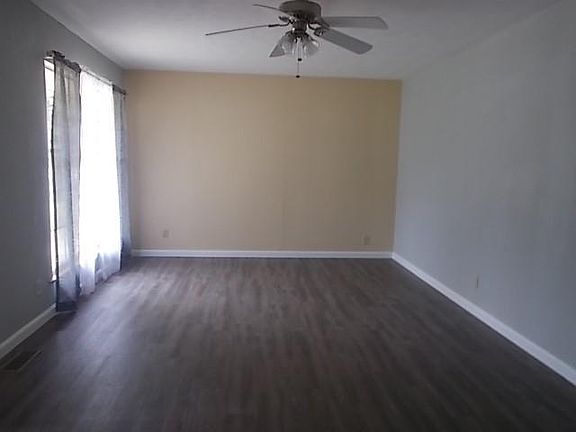 2nd image of 203 Hayes Ave
