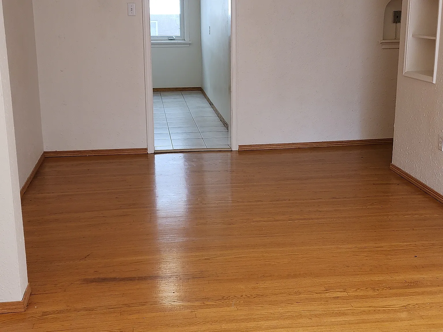 7 10923 124 Street — Photo 3