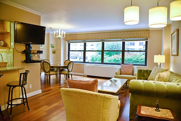 Sold by Maxwell Jacobs | media 1