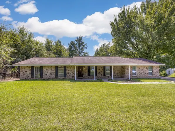 6104 Indiana Ave, Vicksburg, MS 39180