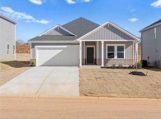 121 Firehole Rd, Gray Court, SC 29645