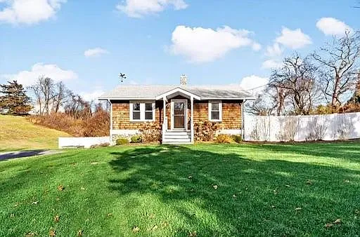 488 Succotash Rd — Photo 2