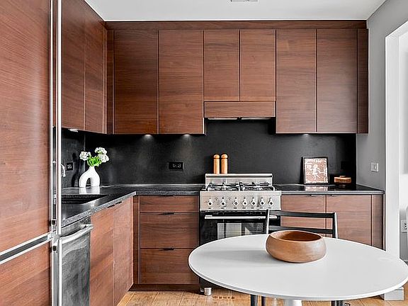 4th image of 540 W 28th St APT 8G