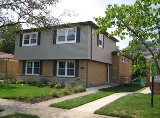 9424 Lavergne Ave, Skokie, IL 60077