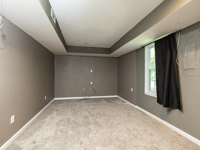 2124 Rockland Ct — Photo 45