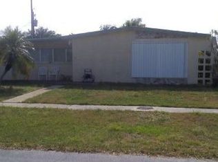 461 Fontana Dr, Palm Springs, FL 33461