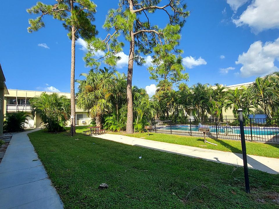 1st image of 1852D Golf View Ave #30