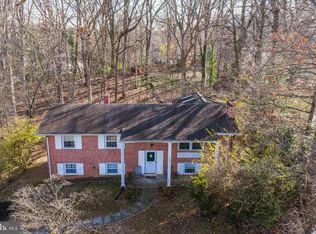 9921 Woodrow St, Vienna, VA 22181