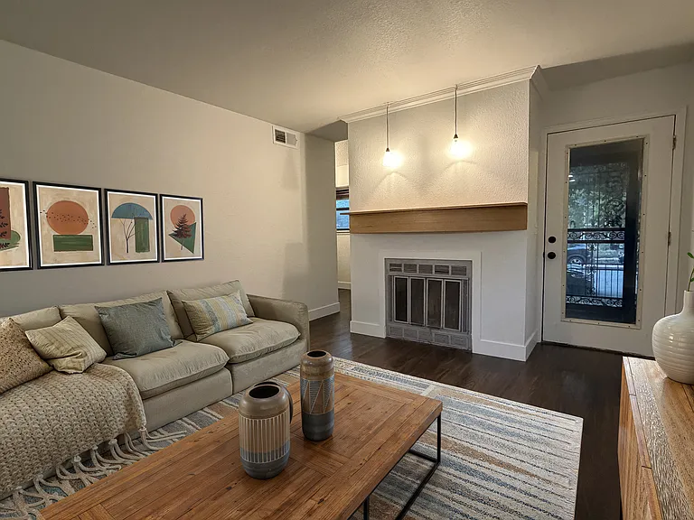 2 Acoma St — Photo 11