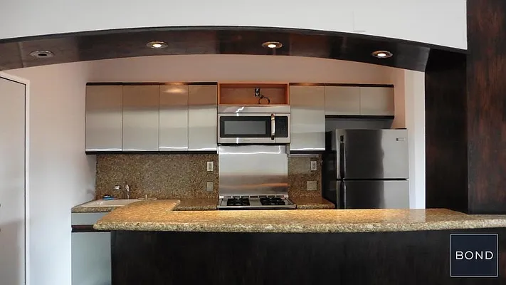 Rented by Bond New York | media 26