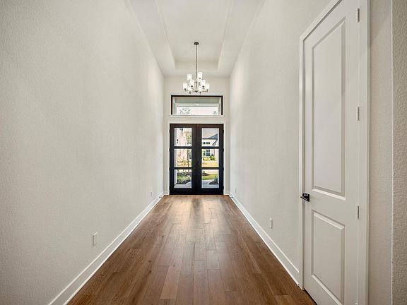 3rd image of 209 Lilac Tree Ct