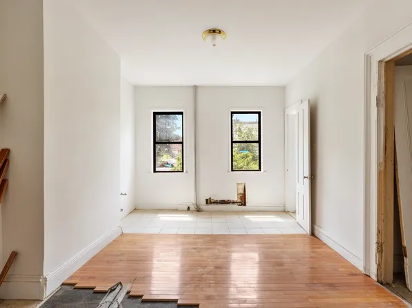 738 Lafayette Avenue image 9 of 11