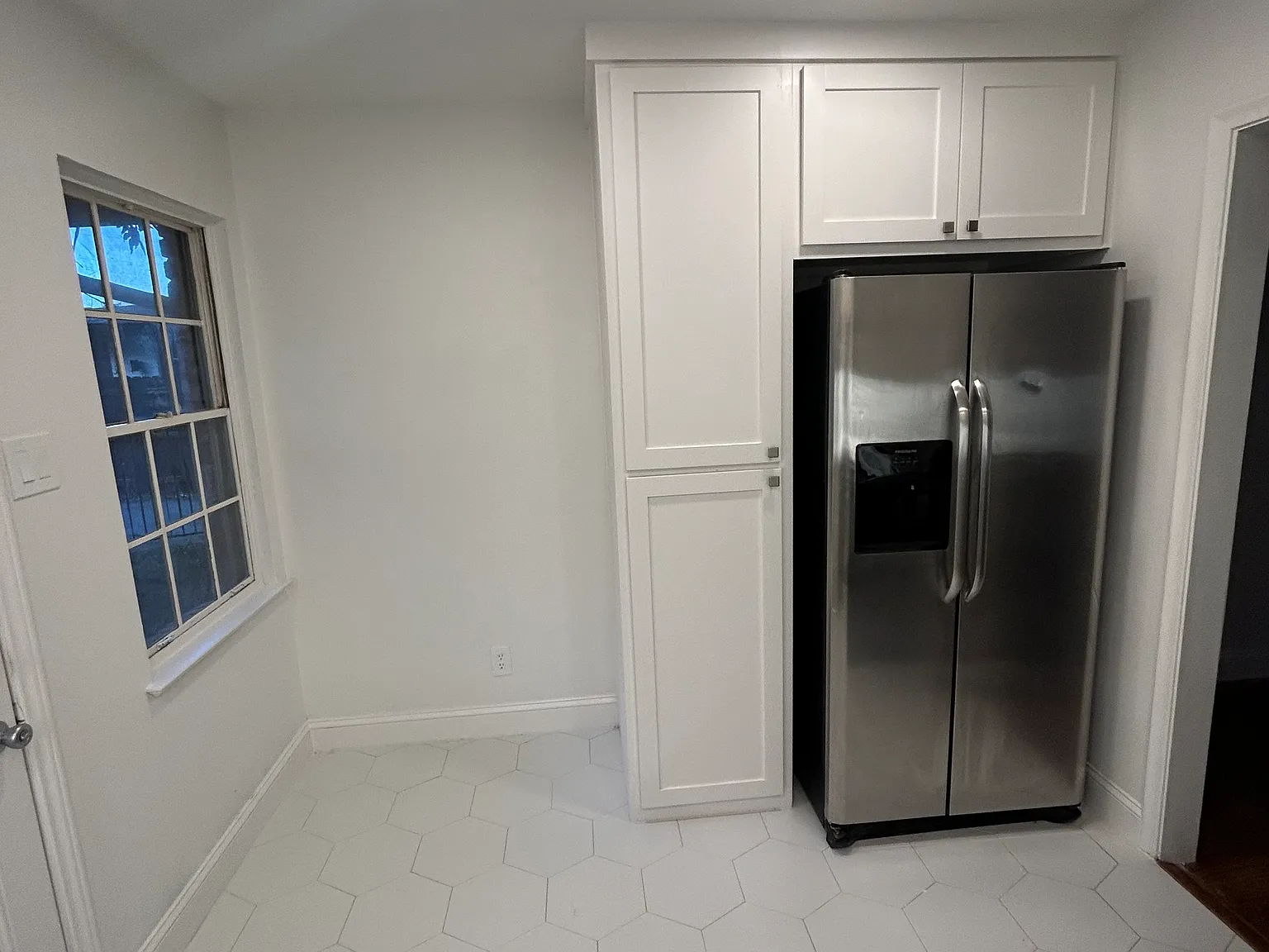 2 bed, 1000 sqft, $2,550 — Photo 2