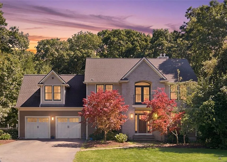 37 Seabury Dr