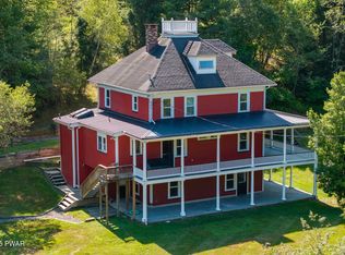 237 Woodtown Rd, Shohola, PA 18458