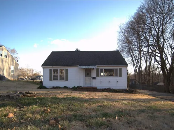 12407 W 52nd Ter, Shawnee, KS 66216