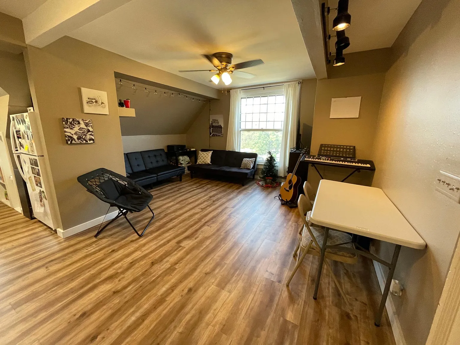3 bed, 600 sqft, $1,320 — Photo 2
