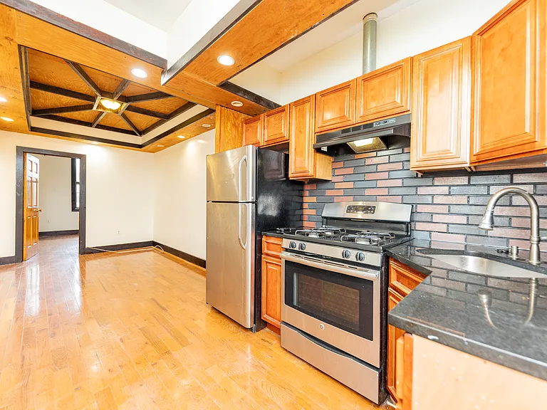 88 Starr St #2L — Photo 13