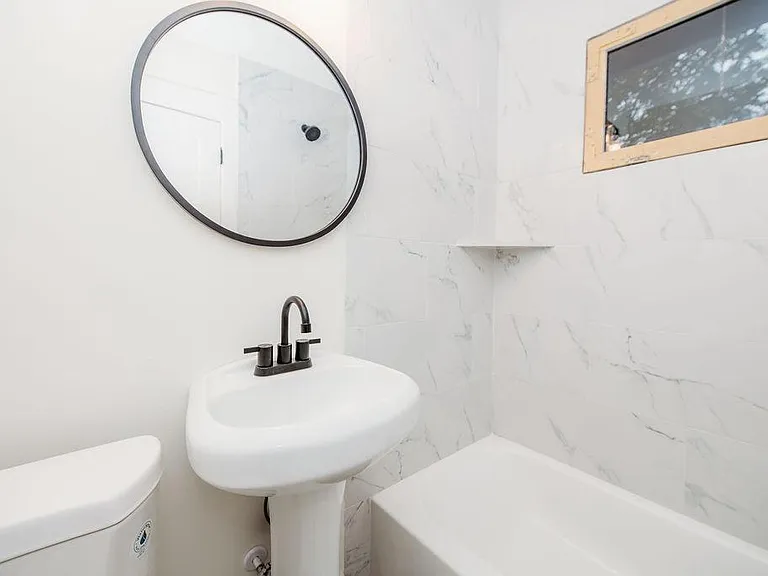 2213 Jackson Ave #1 — Photo 25