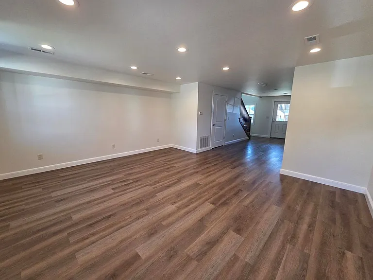 43 W Main St — Photo 7