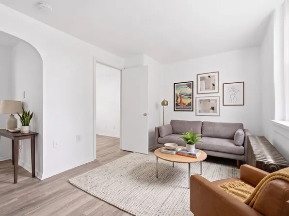 Updated Apartment Homes Near Downtown | 126 W 9th Ave, 126 W 9th Ave APT 2R, Homestead, PA 15120
