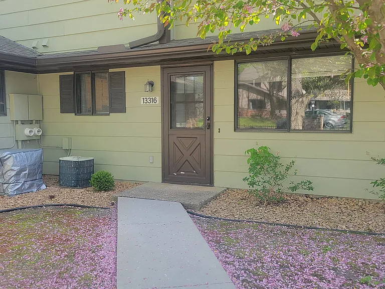 13316 Zenith Ln — Photo 2