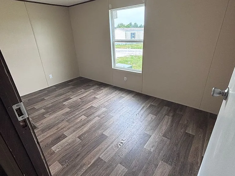 254 Amanda Ln — Photo 12