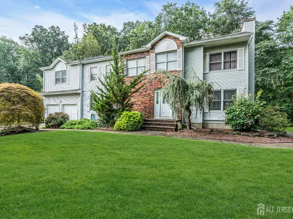 9 Brinley Dr, Matawan, NJ 07747