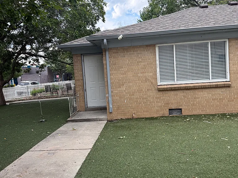 1450-1454 Elmira St — Photo 1